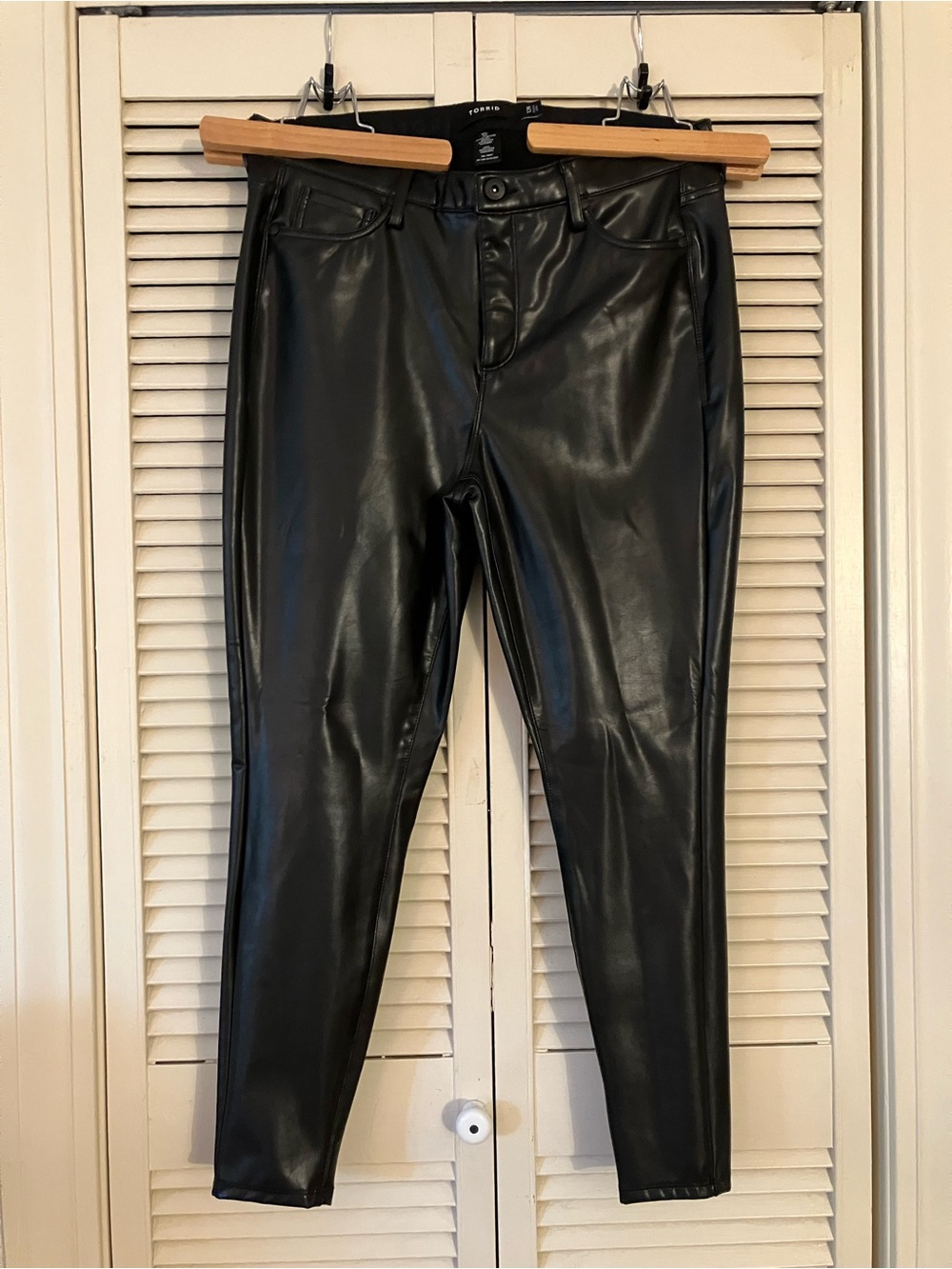 torrid Size 12R Black Faux Leather Skinny Jeans 5 pockets